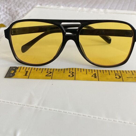 COPY - Black frame, yellow lens glasses one size fits all new with case - Picture 4 of 5